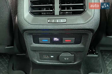 Внедорожник / Кроссовер Volkswagen Tiguan 2018 в 