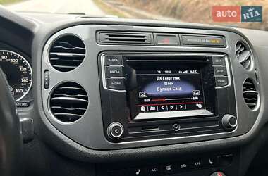 Внедорожник / Кроссовер Volkswagen Tiguan 2015 в 