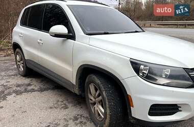 Внедорожник / Кроссовер Volkswagen Tiguan 2015 в 