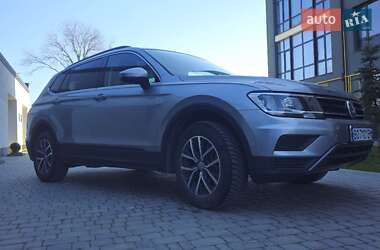 Внедорожник / Кроссовер Volkswagen Tiguan 2019 в 