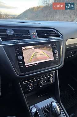 Внедорожник / Кроссовер Volkswagen Tiguan 2019 в 