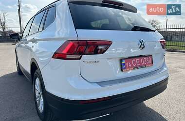 Позашляховик / Кросовер Volkswagen Tiguan 2017 в 