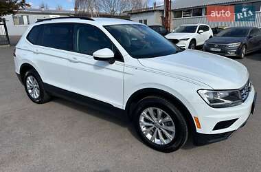 Позашляховик / Кросовер Volkswagen Tiguan 2017 в 