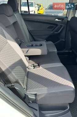 Позашляховик / Кросовер Volkswagen Tiguan 2017 в 