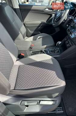 Позашляховик / Кросовер Volkswagen Tiguan 2017 в 