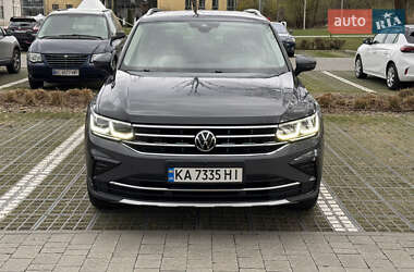 Внедорожник / Кроссовер Volkswagen Tiguan 2021 в 