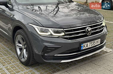 Внедорожник / Кроссовер Volkswagen Tiguan 2021 в 