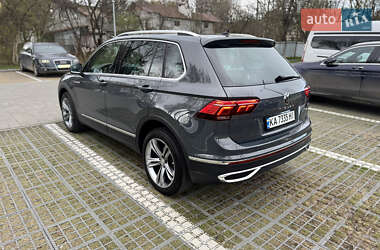 Внедорожник / Кроссовер Volkswagen Tiguan 2021 в 
