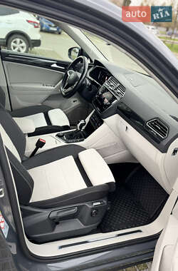 Внедорожник / Кроссовер Volkswagen Tiguan 2021 в 