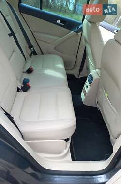 Внедорожник / Кроссовер Volkswagen Tiguan 2013 в 