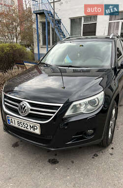 Внедорожник / Кроссовер Volkswagen Tiguan 2010 в 