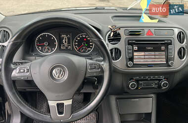 Внедорожник / Кроссовер Volkswagen Tiguan 2010 в 