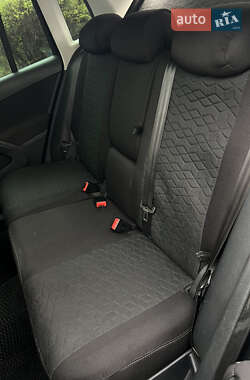 Внедорожник / Кроссовер Volkswagen Tiguan 2010 в 