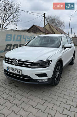 Внедорожник / Кроссовер Volkswagen Tiguan 2016 в 