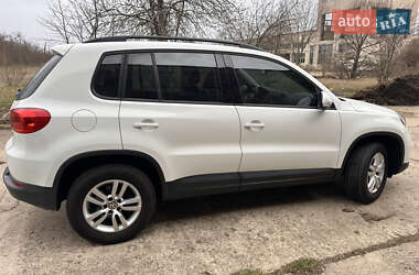 Внедорожник / Кроссовер Volkswagen Tiguan 2016 в 