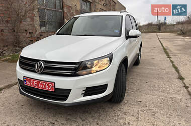 Внедорожник / Кроссовер Volkswagen Tiguan 2016 в 