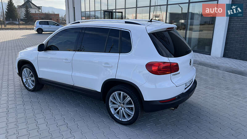 Внедорожник / Кроссовер Volkswagen Tiguan 2013 в Хусте