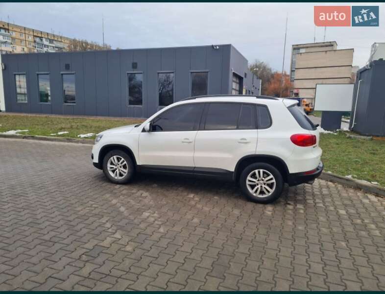 Внедорожник / Кроссовер Volkswagen Tiguan 2016 в Днепре