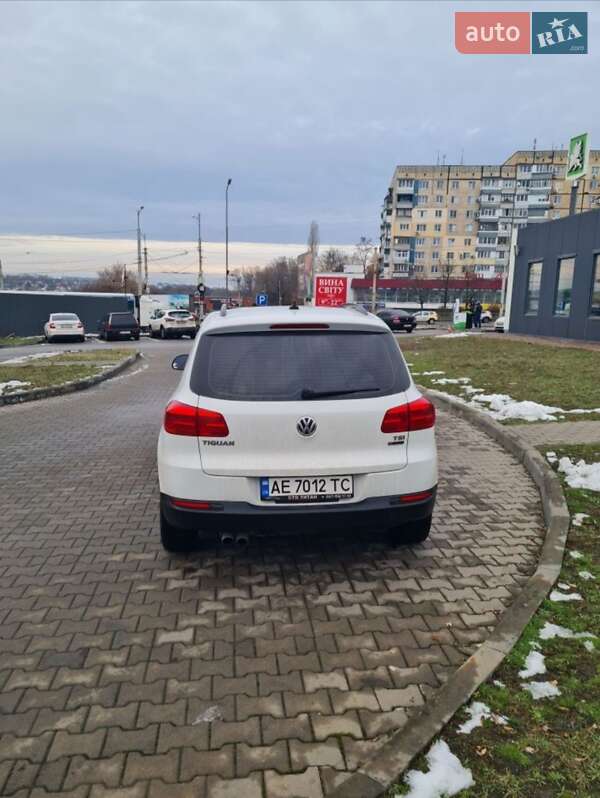 Внедорожник / Кроссовер Volkswagen Tiguan 2016 в Днепре