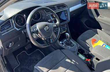 Внедорожник / Кроссовер Volkswagen Tiguan 2018 в 