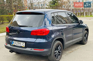 Внедорожник / Кроссовер Volkswagen Tiguan 2011 в 