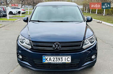 Внедорожник / Кроссовер Volkswagen Tiguan 2011 в 