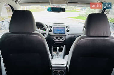 Внедорожник / Кроссовер Volkswagen Tiguan 2011 в 