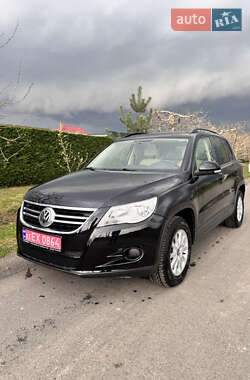 Внедорожник / Кроссовер Volkswagen Tiguan 2011 в 