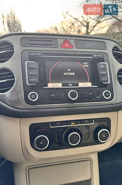 Внедорожник / Кроссовер Volkswagen Tiguan 2011 в 