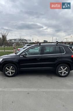 Внедорожник / Кроссовер Volkswagen Tiguan 2010 в 