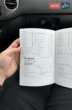 Внедорожник / Кроссовер Volkswagen Tiguan 2010 в 