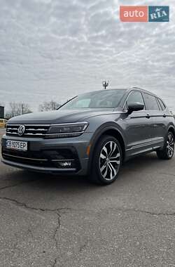 Внедорожник / Кроссовер Volkswagen Tiguan 2020 в 