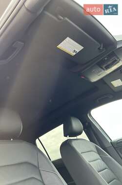 Внедорожник / Кроссовер Volkswagen Tiguan 2020 в 