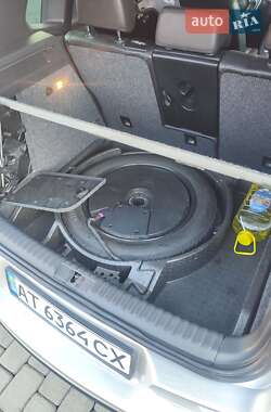 Внедорожник / Кроссовер Volkswagen Tiguan 2013 в 