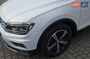 Внедорожник / Кроссовер Volkswagen Tiguan 2018 в 