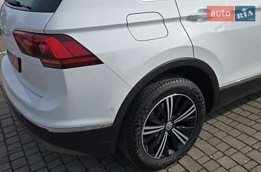 Внедорожник / Кроссовер Volkswagen Tiguan 2018 в 