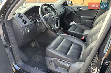 Внедорожник / Кроссовер Volkswagen Tiguan 2016 в 