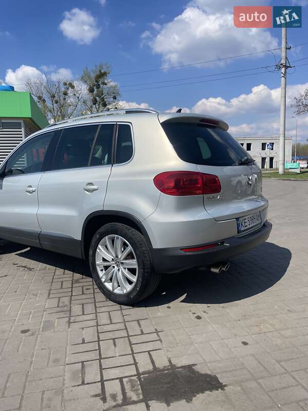 Внедорожник / Кроссовер Volkswagen Tiguan 2011 в Новомосковске фото 4 Внедорожник / Кроссовер Volkswagen Tiguan 2011 в Новомосковске