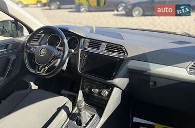 Внедорожник / Кроссовер Volkswagen Tiguan 2018 в 
