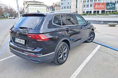 Внедорожник / Кроссовер Volkswagen Tiguan 2023 в 