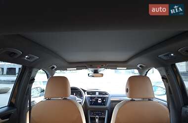 Внедорожник / Кроссовер Volkswagen Tiguan 2023 в 