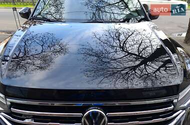 Внедорожник / Кроссовер Volkswagen Tiguan 2023 в 