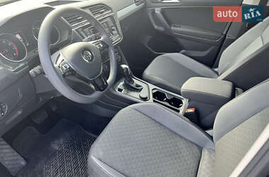 Внедорожник / Кроссовер Volkswagen Tiguan 2019 в 