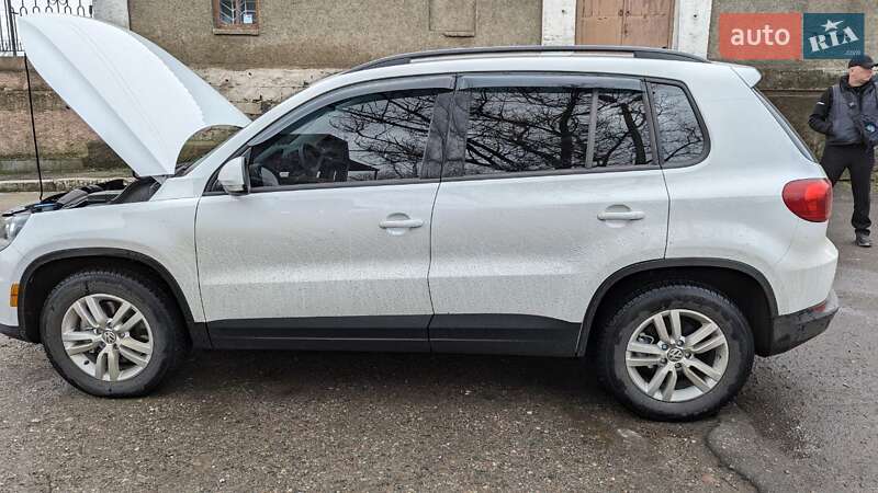 Внедорожник / Кроссовер Volkswagen Tiguan 2016 в Первомайске
