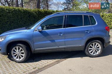 Позашляховик / Кросовер Volkswagen Tiguan 2012 в 
