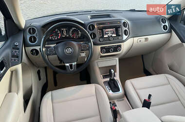 Позашляховик / Кросовер Volkswagen Tiguan 2012 в 