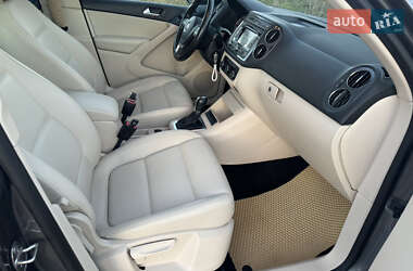 Позашляховик / Кросовер Volkswagen Tiguan 2012 в 