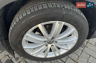 Позашляховик / Кросовер Volkswagen Tiguan 2012 в 