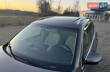 Позашляховик / Кросовер Volkswagen Tiguan 2012 в 