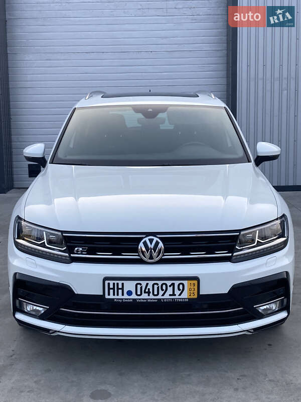 Внедорожник / Кроссовер Volkswagen Tiguan 2017 в 
